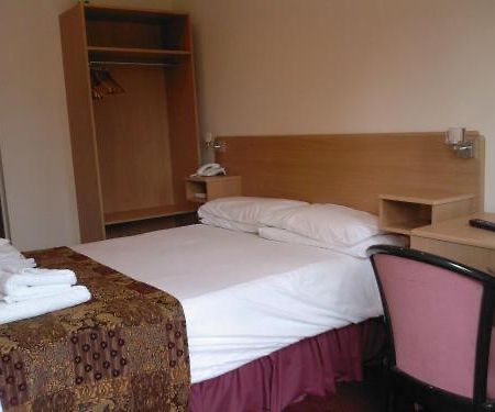 Heath Lodge Hotel Nr Nec Bickenhill Pokoj fotografie